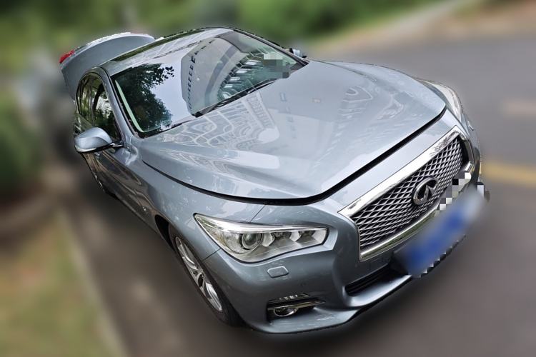 Used Infiniti Q50 2014 2.0T Comfort Edition Front Right 45 Deg