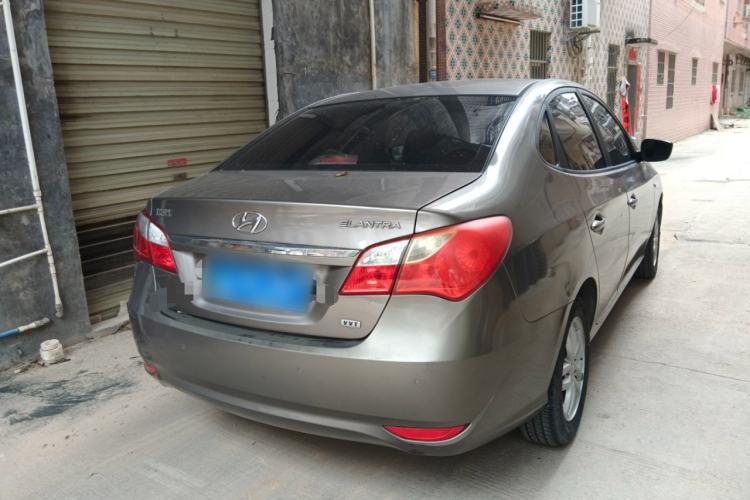 Used Hyundai Celesta 2015 1.6L Automatic Comfort Model Rear Right 45 Deg