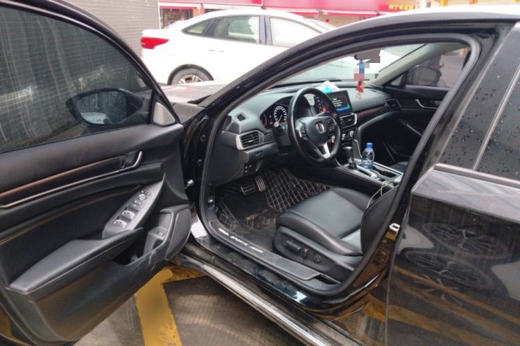 Used Honda Accord 2022 260TURBO Phantom Night · Prestige Edition Driver Seat