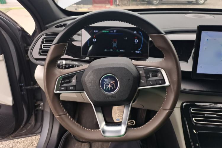 Used BYD Qin PLUS 2024 HONOR Edition DM-i 55KM Leading Model Steering Wheel