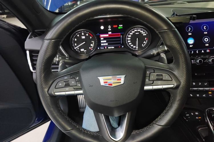 Used Cadillac CT5 2020 Revised 28T Platinum Sport Edition Steering Wheel