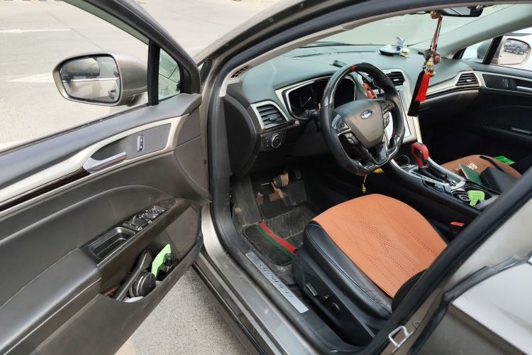 Used Ford Mondeo 2013 2.0L GTDi 200 Luxury Model
