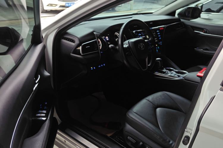 Used Toyota Camry 2018 2.5G Luxury Edition
