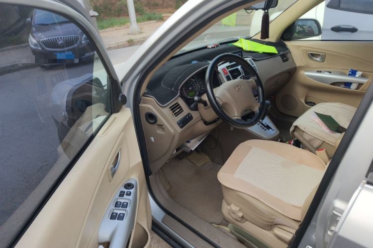 Used Hyundai Tucson 2009 2.0L Automatic Two-Wheel Drive with Sunroof Driver Seat