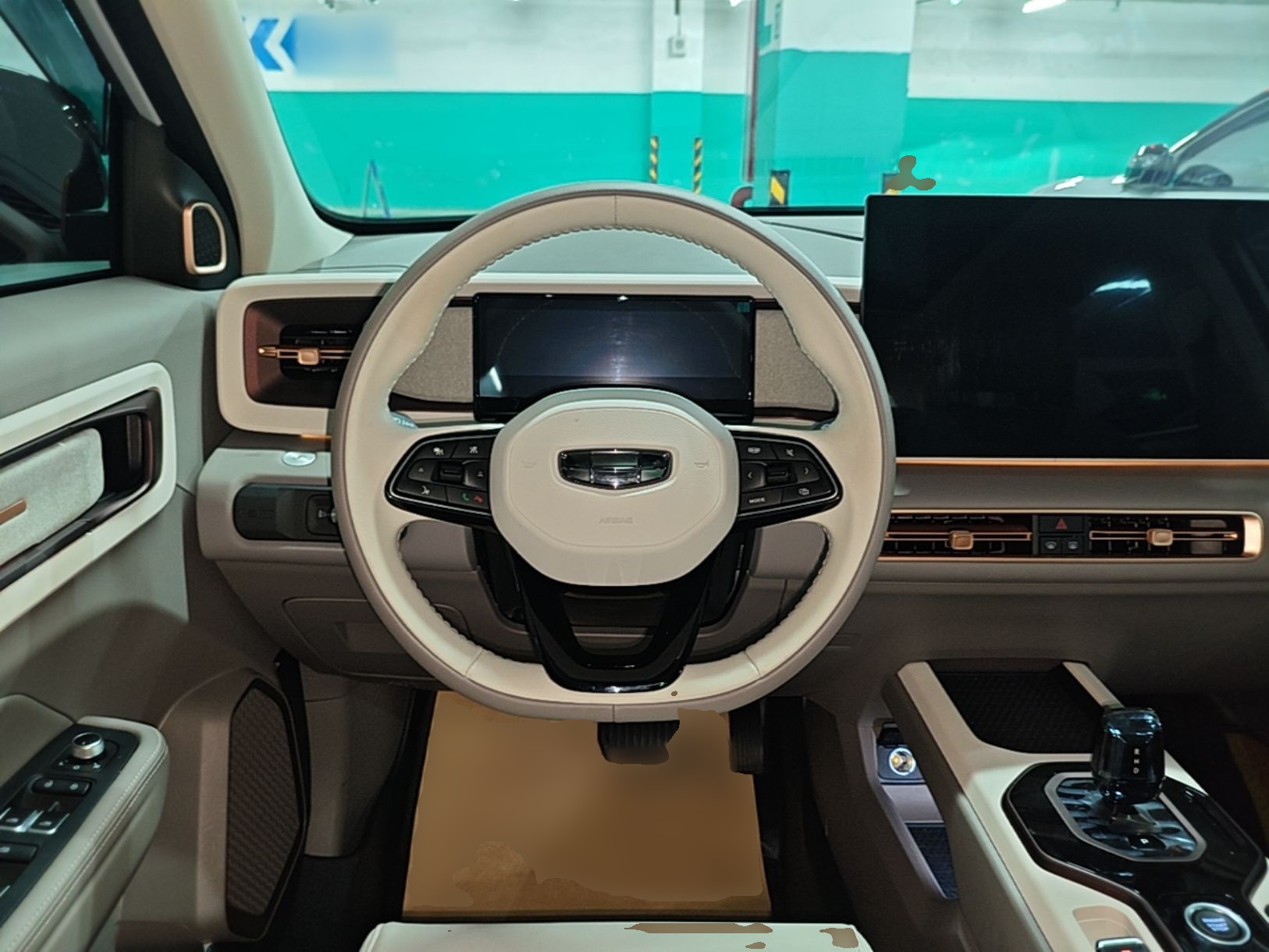 Geely Auto icon 2026 Model Chocolate 1.5TD Pure & Refined Edition — снимка 13