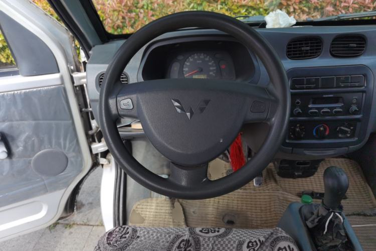Used Wuling Zhiguang 2010 1.0L New Version Practical Short-Body L2Y