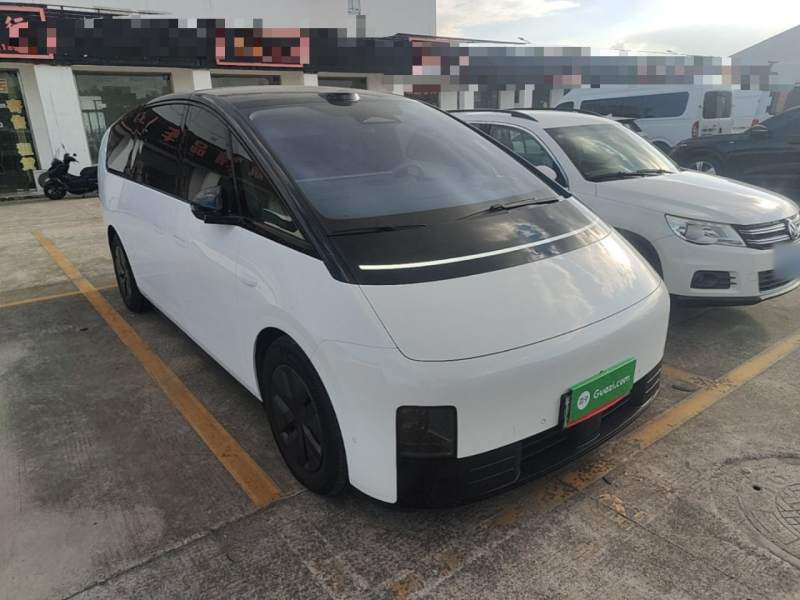 Used Li Auto MEGA 2025 Home Family Special Edition — 3