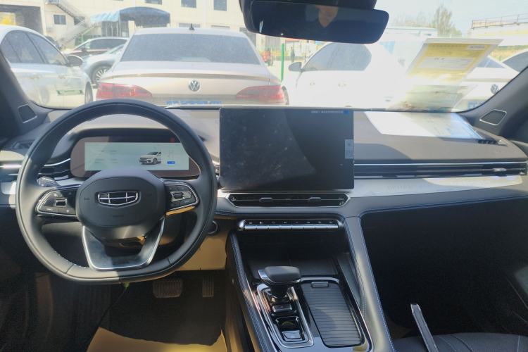 Used Geely Auto Preface 2026 Model Oriental Yao 1.5TD Fuyao Edition Center Console