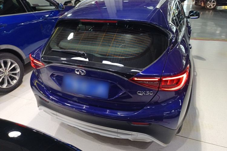 Used Infiniti QX30 2017 1.6T Two-Wheel Drive Fashion Edition
