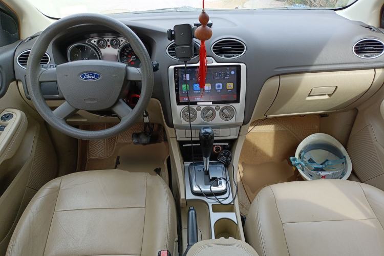 Used Ford Focus 2012 Hatchback Classic 1.8L Automatic Fashion Edition Center Console