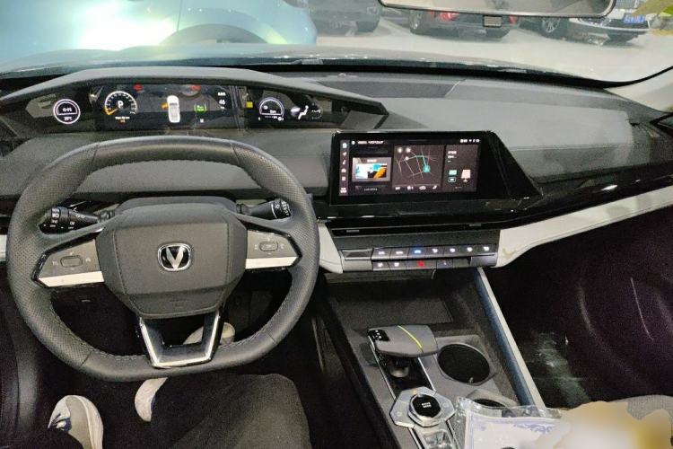 Used CHANGAN UNI-V iDD 2023 ZhiDian iDD 1.5T 113km Smart & Fun Version Steering Wheel