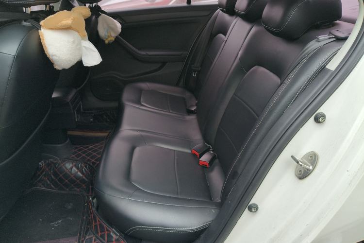 Used Volkswagen Jetta 2015 Value Edition 1.6L Automatic Fashion Version Left Rear Seat