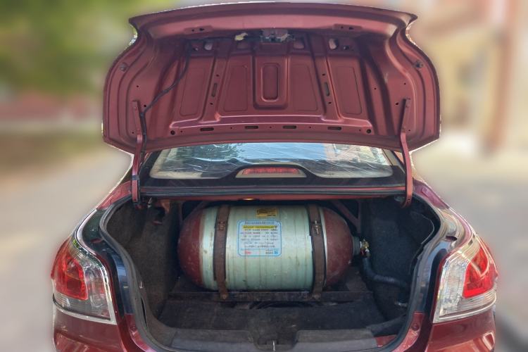 Used Baojun 630 2011 1.5L manual standard version