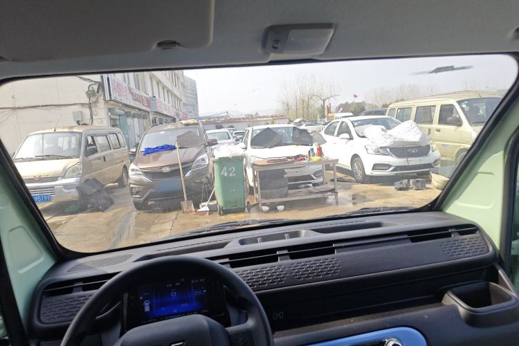 Used REACH MINI Truck 2023 140km Long Wheelbase Van Ambition Version Headliner