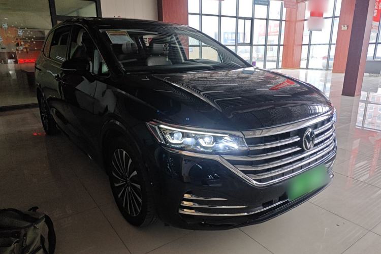 Used Volkswagen Viloran 2023 380TSI Prestige Edition Front Right 45 Deg