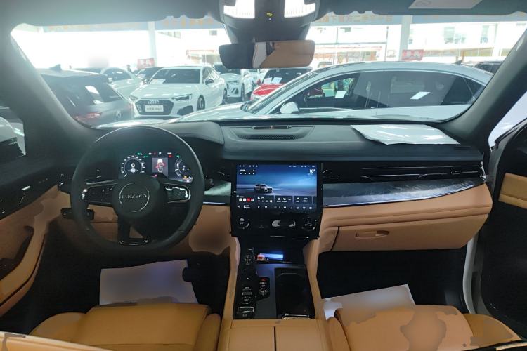 Used Lynk & Co 09 EM-P 2021 2.0T PHEV Halo Six-Seater Center Console