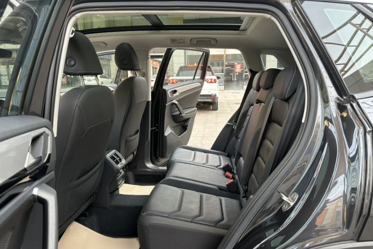 Used Volkswagen Tayron 2019 330TSI Two-Wheel-Drive Luxury Plus China VI Standard
