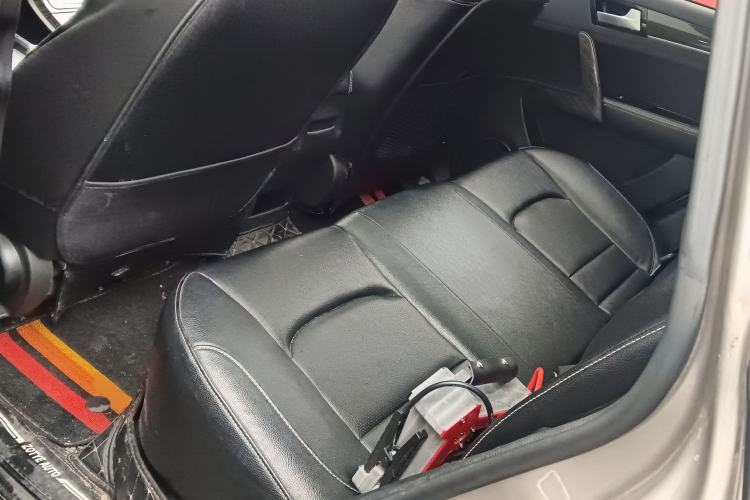 Used Zotye T600 2015 1.5T Manual Luxury Model Left Rear Seat