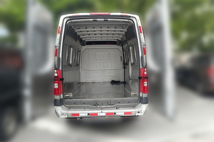 Used Foton Toano 2023 Urban Edition Van 2.0T Manual Short Wheelbase Mid-Height Roof Rear Single Tire 3-Seater Trunk