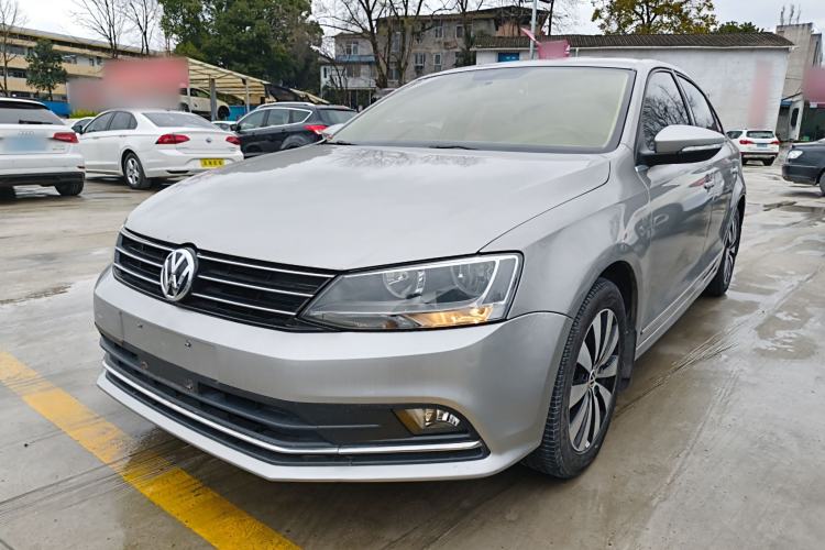 Used Volkswagen Sagitar 2017 230TSI Automatic Comfort Version
