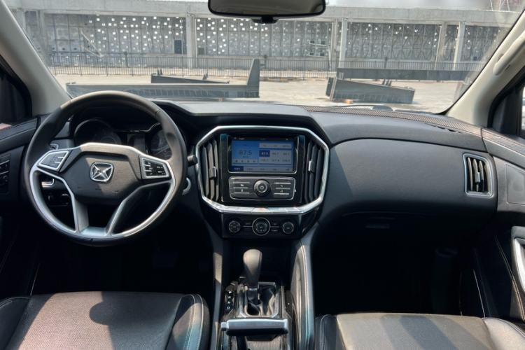 Used JMC Yusheng S350 2016 2.0T Automatic All-Wheel Drive Gasoline Luxury Edition 5 Seats Interior 4