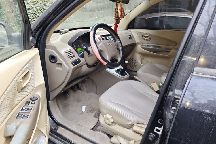 Used Hyundai Tucson 2009 2.0L Manual Two-Wheel Drive Fashion Edition