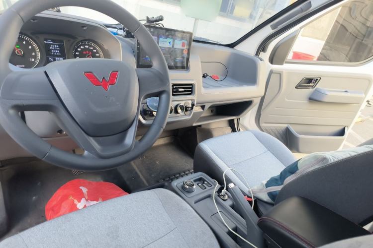 Used Wuling Yangguang 2024 300km Range Practical Window-Sealed Version 75kW