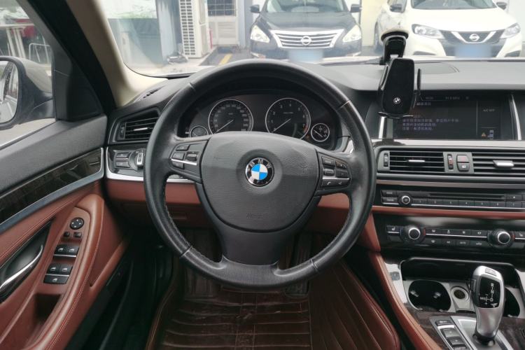 Used BMW 5 Series 2014 525Li Leading Model Steering Wheel