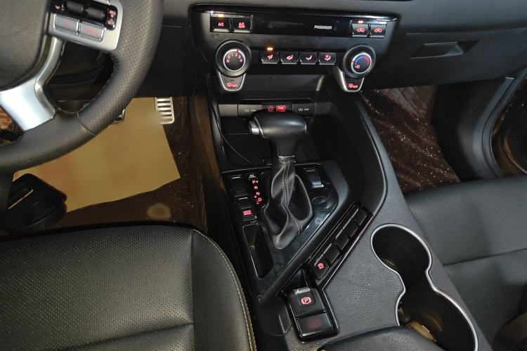 Used Kia KX7 2017 2.0T Automatic Two-Wheel Drive GLS 7-Seater