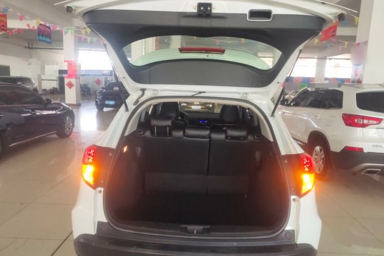 Used Honda Vezel 2017 1.5L CVT 2WD Comfort Model Trunk