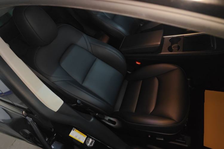 Used Tesla Model Y 2024 Rear-Wheel-Drive Version
