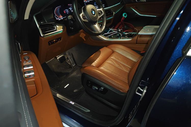 Used BMW X7 2022 xDrive40i Executive M Sport Package Driver Seat