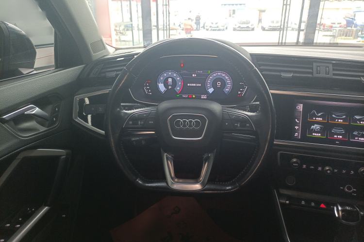 Used Audi Q3 2021 35 TFSI Fashion Dynamic Model

