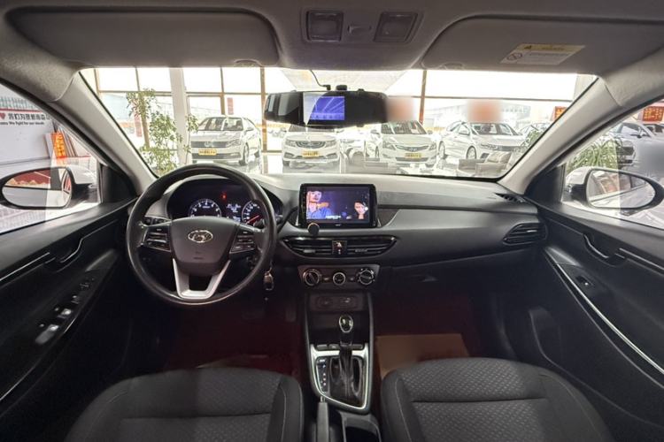 Used Hyundai Celesta 2018 1.6L Automatic GL Enjoyment Edition China VI compliant Interior 1