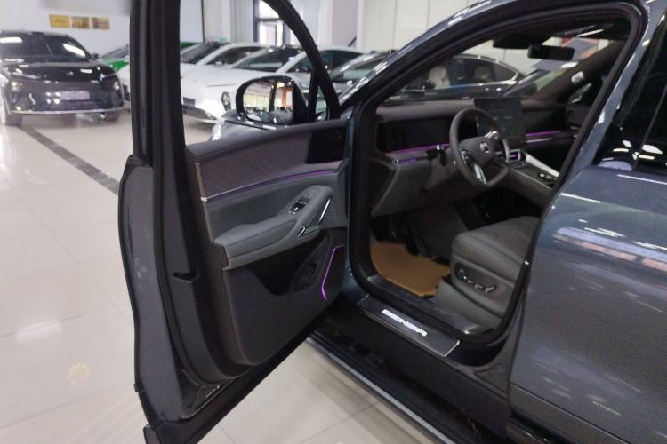 Used Denza N9 2025 Flagship Model
