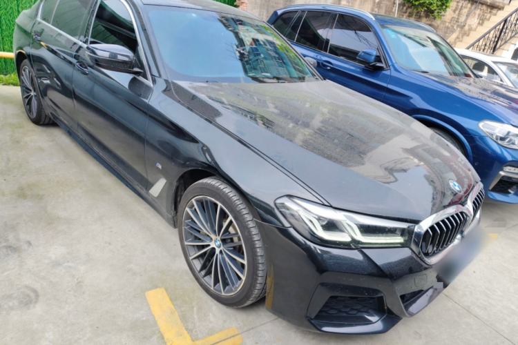Used BMW 5 Series 2022 Restyled 530Li Leading Edition M Sport Package Front Right 45 Deg