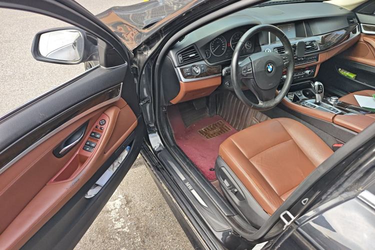 Used BMW 5 Series 2014 525Li Leading Model
