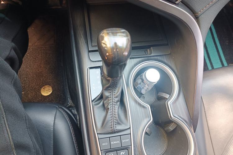 Used Toyota Camry 2023 Dual-Motor 2.5HG Luxury Edition
