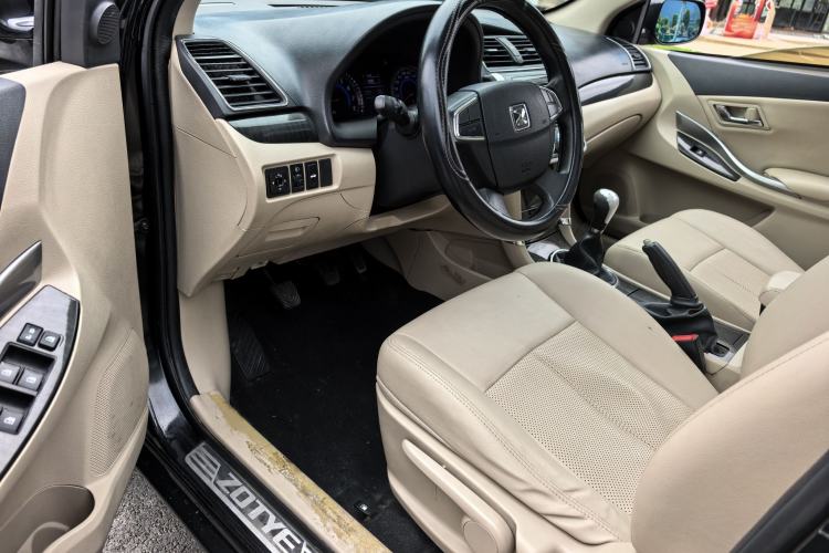 Used Zotye Z300 2016 1.5L Manual Luxury Model

