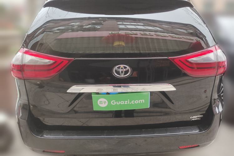 Used Toyota SIENNA 