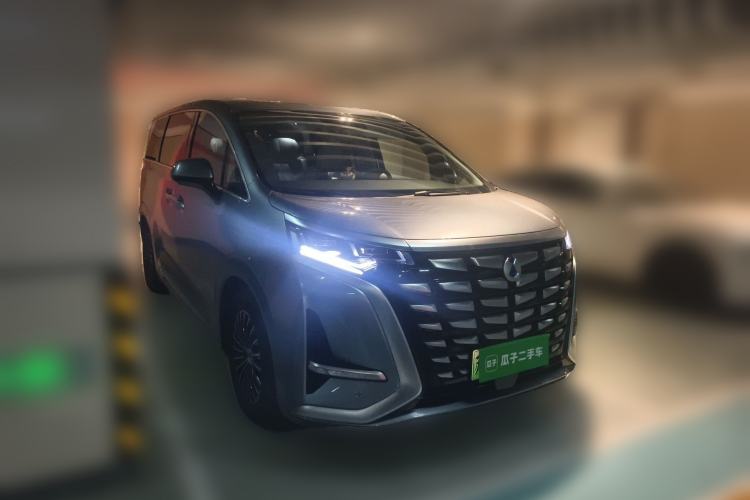 Used Denza D9 2022 DM-i 1040 Prestige Model
