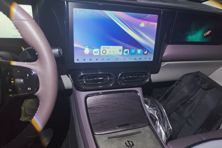 Used Leapmotor C11 2021 Deluxe Edition Audio And AC Panel