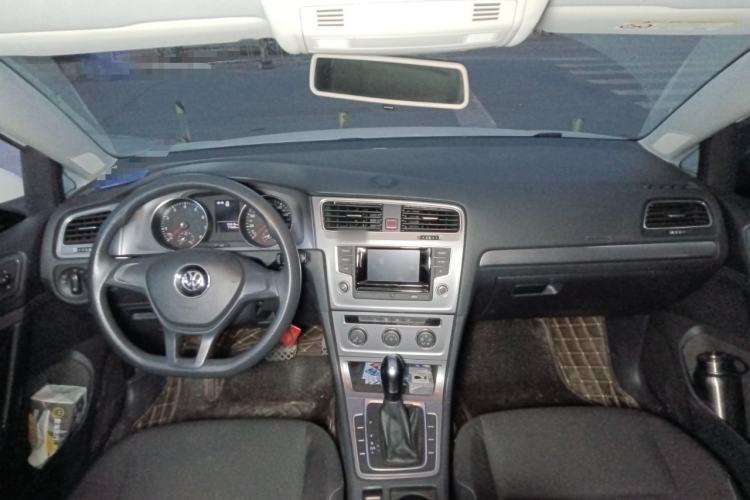 Used Volkswagen Golf 2016 1.6L Automatic Fashion Model