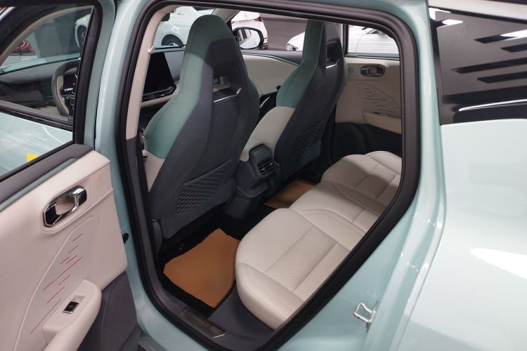Used Lynk & Co 06 EM-P 2023 EM-P 126 Long-Range Halo Left Rear Seat