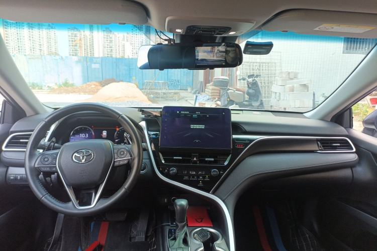 Used Toyota Camry 2022 2.5S Knight Edition Center Console