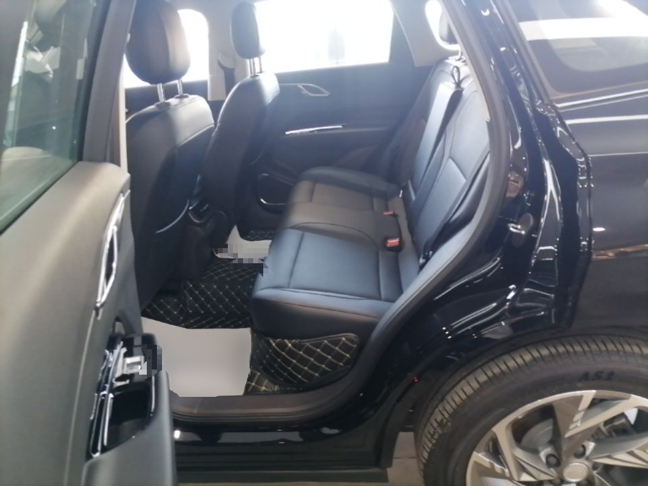 Hongqi HS3 PHEV 2025 Model 117km Jingwei Edition — снимка 20