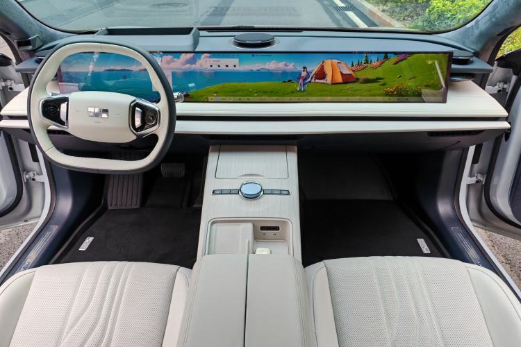 Used Geely Galaxy E8 2024 665 km Range Rear-Drive Starship Long-Range Version Interior 3