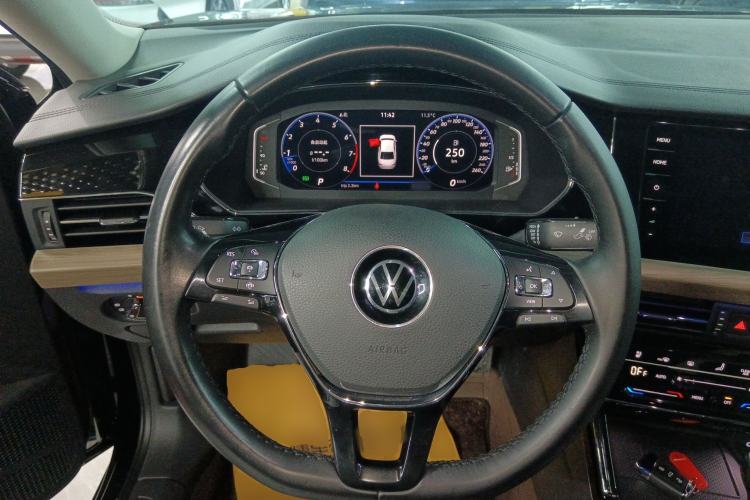 Used Volkswagen Passat 2020 Revised Version 330TSI Luxury Edition China VI Standard