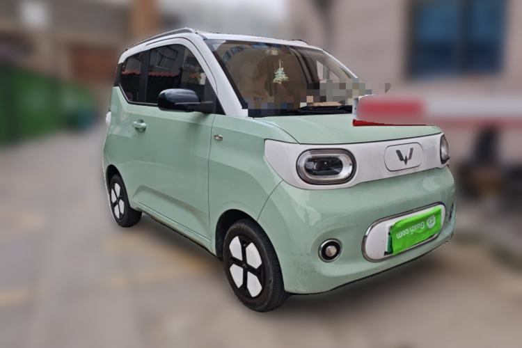 Used Wuling Hongguang MINIEV 2024 3rd Generation 215km Advanced Version Front Right 45 Deg