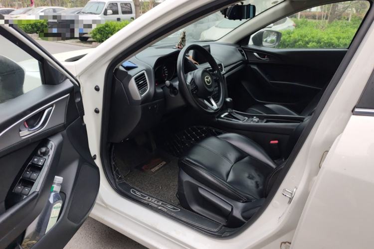 Used Mazda 3 Axela 2017 Sedan 1.5L Automatic Luxury Model Emission Standard China V
